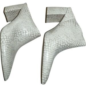 Steve Madden Women’s Barrie Gray and White Faux Snakeskin Block Heel Size 11 NWT